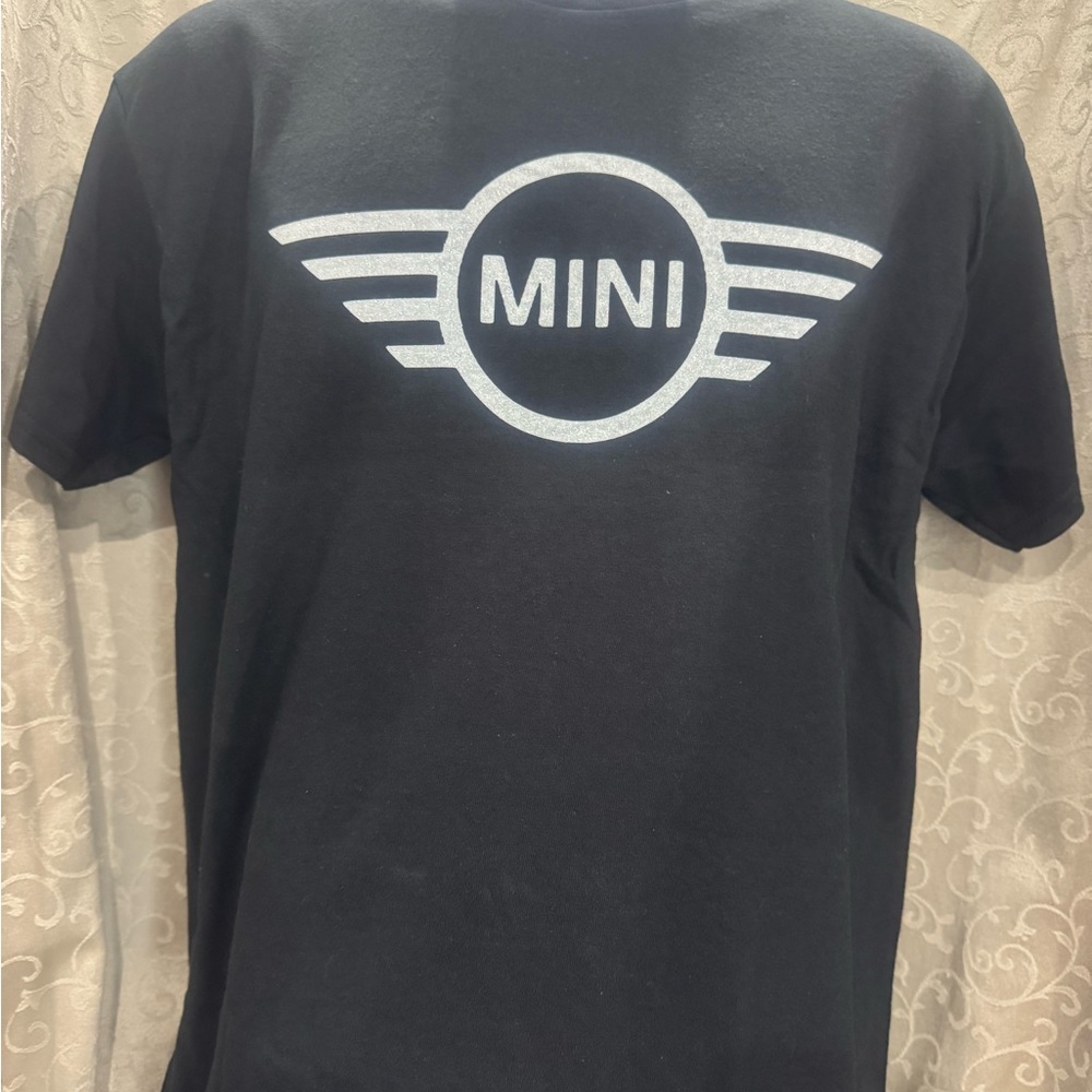 Gildan Black Polo T-Shirt with MINI Logo
Pick your size, S,M,L, XL.